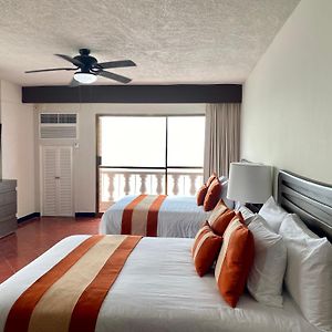 Deluxe Oceanfront Queen Room